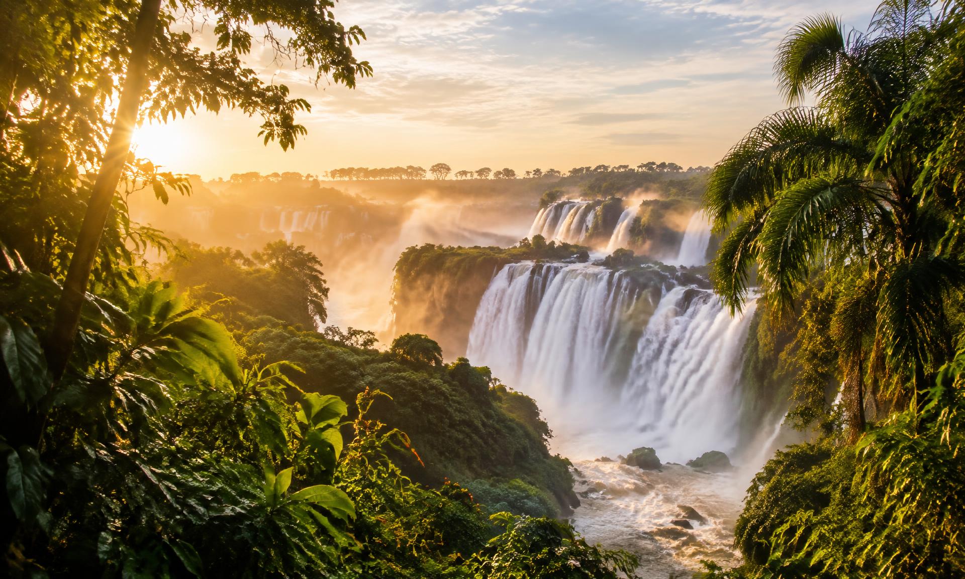Cataratas del Iguazú rodeadas de selva